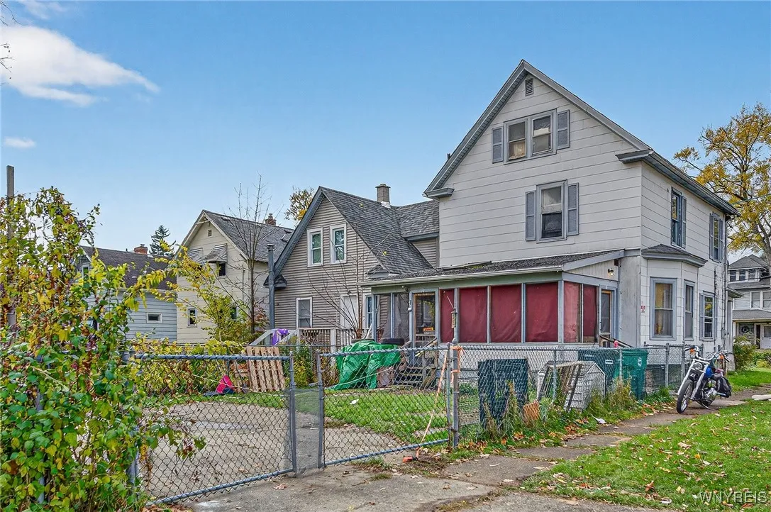 161 77th Street, Niagara Falls, New York 14304, Niagara Falls, New York 14304, 3 Bedrooms Bedrooms, 8 Rooms Rooms,1 BathroomBathrooms,Residential,For Sale,161 77th Street, Niagara Falls, New York 14304,0,B1648673