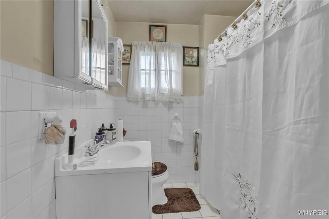 126 Shirley Avenue, Buffalo, New York 14215, Buffalo, New York 14215, 3 Bedrooms Bedrooms, 6 Rooms Rooms,1 BathroomBathrooms,Residential,For Sale,126 Shirley Avenue, Buffalo, New York 14215,0,B1648566