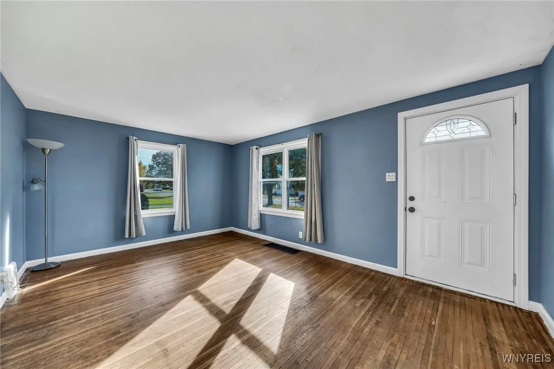 92 Yeager Drive, Cheektowaga, New York 14225, Cheektowaga, New York 14225, 3 Bedrooms Bedrooms, 5 Rooms Rooms,1 BathroomBathrooms,Residential,For Sale,92 Yeager Drive, Cheektowaga, New York 14225,0,B1648695