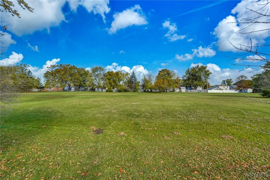 92 Yeager Drive, Cheektowaga, New York 14225, Cheektowaga, New York 14225, 3 Bedrooms Bedrooms, 5 Rooms Rooms,1 BathroomBathrooms,Residential,For Sale,92 Yeager Drive, Cheektowaga, New York 14225,0,B1648695