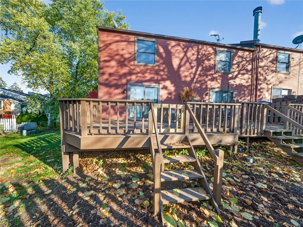 86 Broxbourne Drive, Perinton, New York 14450, Perinton, New York 14450, 2 Bedrooms Bedrooms, 7 Rooms Rooms,1 BathroomBathrooms,Residential,For Sale,86 Broxbourne Drive, Perinton, New York 14450,0,R1648814