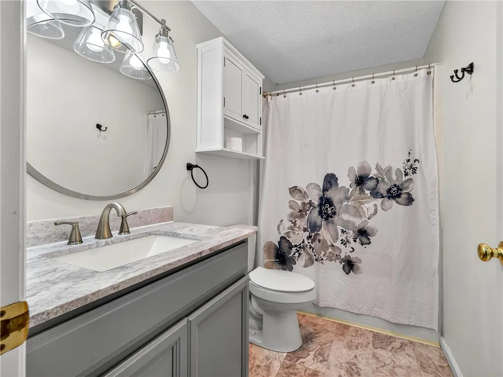 86 Broxbourne Drive, Perinton, New York 14450, Perinton, New York 14450, 2 Bedrooms Bedrooms, 7 Rooms Rooms,1 BathroomBathrooms,Residential,For Sale,86 Broxbourne Drive, Perinton, New York 14450,0,R1648814