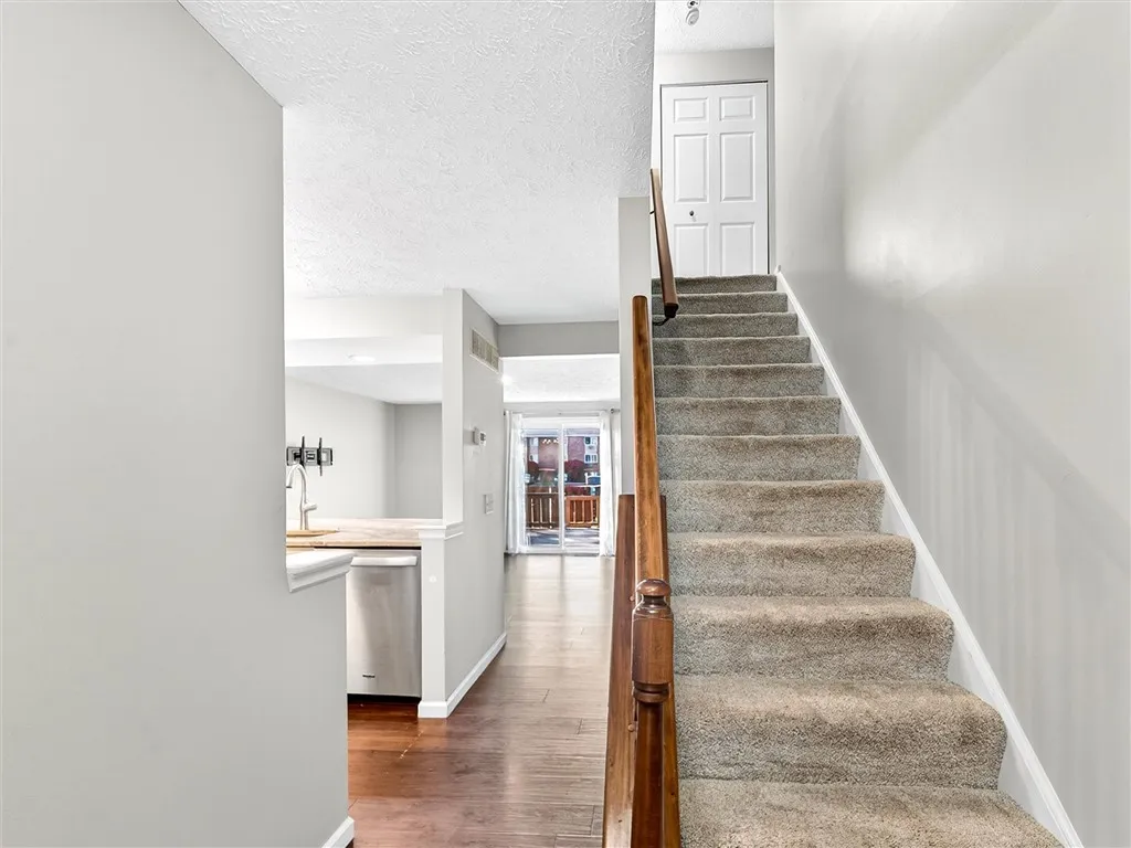 86 Broxbourne Drive, Perinton, New York 14450, Perinton, New York 14450, 2 Bedrooms Bedrooms, 7 Rooms Rooms,1 BathroomBathrooms,Residential,For Sale,86 Broxbourne Drive, Perinton, New York 14450,0,R1648814