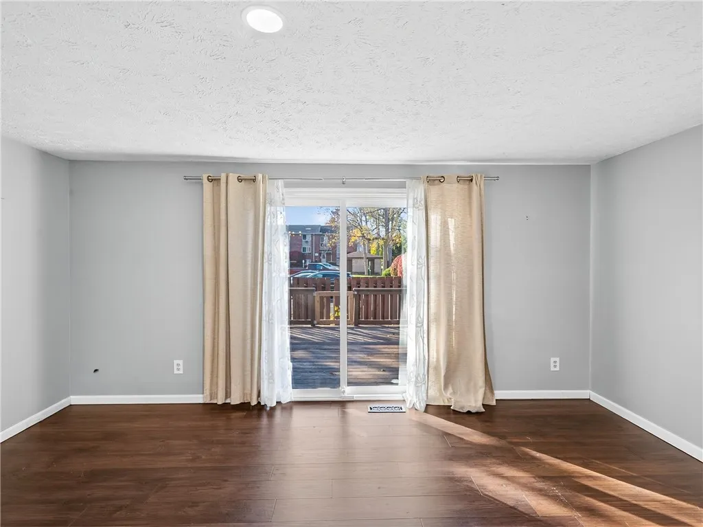 86 Broxbourne Drive, Perinton, New York 14450, Perinton, New York 14450, 2 Bedrooms Bedrooms, 7 Rooms Rooms,1 BathroomBathrooms,Residential,For Sale,86 Broxbourne Drive, Perinton, New York 14450,0,R1648814