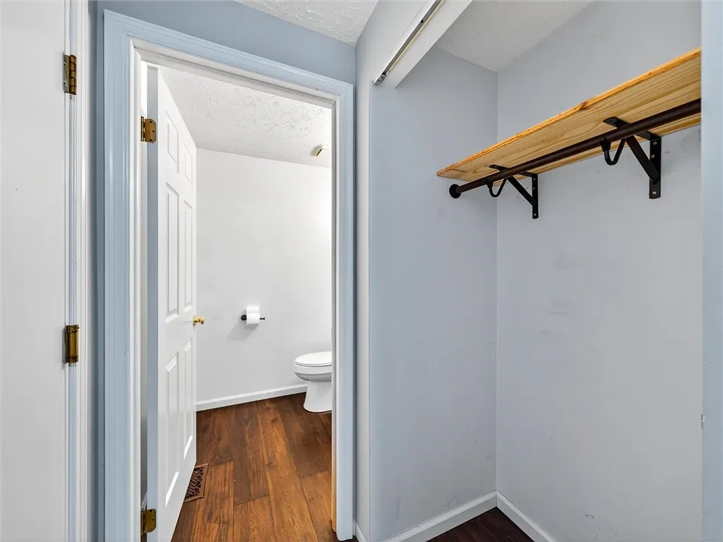 86 Broxbourne Drive, Perinton, New York 14450, Perinton, New York 14450, 2 Bedrooms Bedrooms, 7 Rooms Rooms,1 BathroomBathrooms,Residential,For Sale,86 Broxbourne Drive, Perinton, New York 14450,0,R1648814