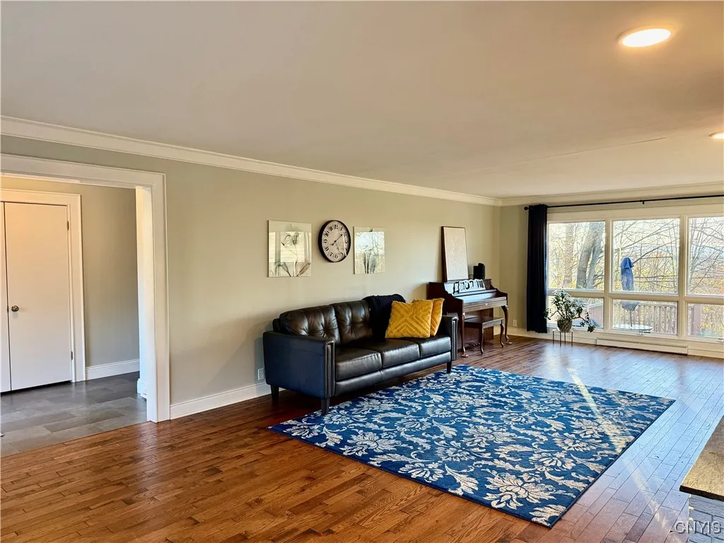 7 Upper Woods Circle, New Hartford, New York 13413, New Hartford, New York 13413, 3 Bedrooms Bedrooms, 10 Rooms Rooms,1 BathroomBathrooms,Residential,For Sale,7 Upper Woods Circle, New Hartford, New York 13413,0,S1649275