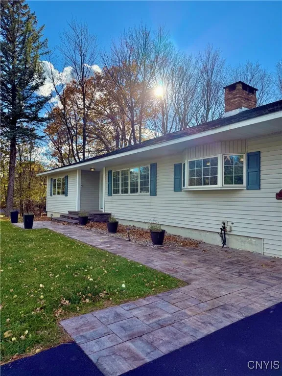 7 Upper Woods Circle, New Hartford, New York 13413, New Hartford, New York 13413, 3 Bedrooms Bedrooms, 10 Rooms Rooms,1 BathroomBathrooms,Residential,For Sale,7 Upper Woods Circle, New Hartford, New York 13413,0,S1649275