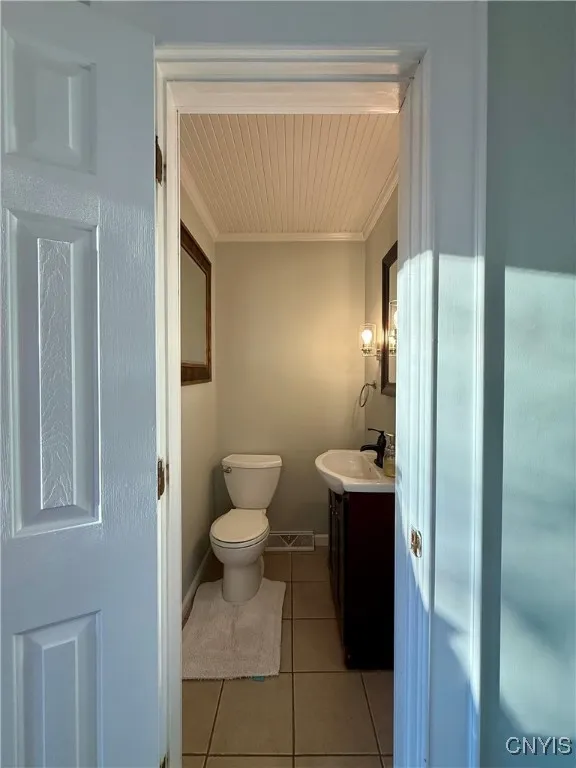 7 Upper Woods Circle, New Hartford, New York 13413, New Hartford, New York 13413, 3 Bedrooms Bedrooms, 10 Rooms Rooms,1 BathroomBathrooms,Residential,For Sale,7 Upper Woods Circle, New Hartford, New York 13413,0,S1649275