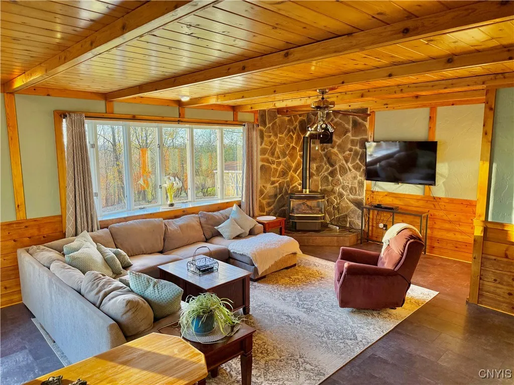 7 Upper Woods Circle, New Hartford, New York 13413, New Hartford, New York 13413, 3 Bedrooms Bedrooms, 10 Rooms Rooms,1 BathroomBathrooms,Residential,For Sale,7 Upper Woods Circle, New Hartford, New York 13413,0,S1649275