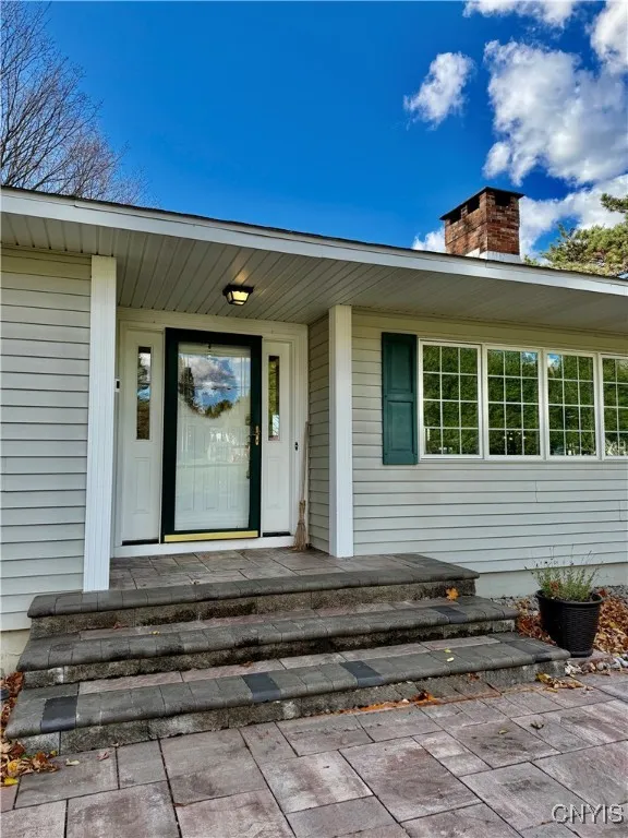 7 Upper Woods Circle, New Hartford, New York 13413, New Hartford, New York 13413, 3 Bedrooms Bedrooms, 10 Rooms Rooms,1 BathroomBathrooms,Residential,For Sale,7 Upper Woods Circle, New Hartford, New York 13413,0,S1649275