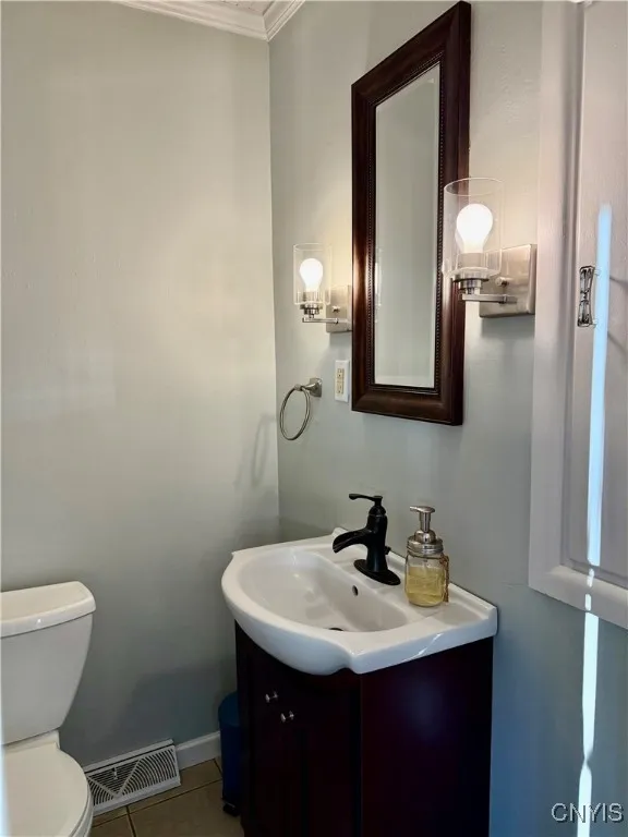 7 Upper Woods Circle, New Hartford, New York 13413, New Hartford, New York 13413, 3 Bedrooms Bedrooms, 10 Rooms Rooms,1 BathroomBathrooms,Residential,For Sale,7 Upper Woods Circle, New Hartford, New York 13413,0,S1649275