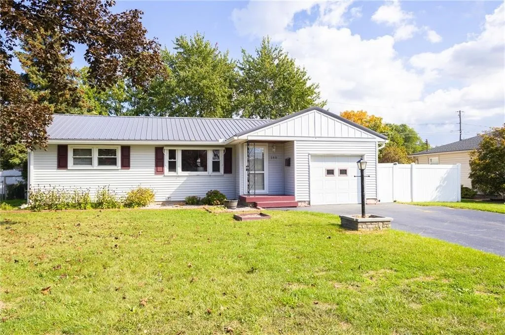 140 Verstreet Drive, Greece, New York 14616, Greece, New York 14616, 3 Bedrooms Bedrooms, 5 Rooms Rooms,1 BathroomBathrooms,Residential,For Sale,140 Verstreet Drive, Greece, New York 14616,0,R1649214