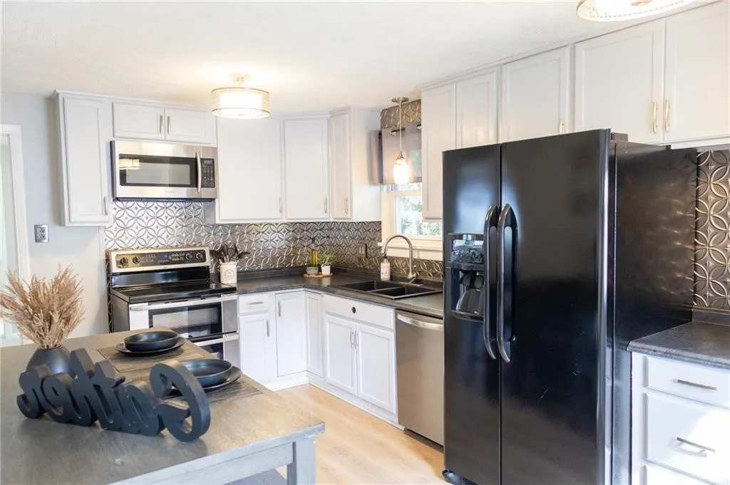 140 Verstreet Drive, Greece, New York 14616, Greece, New York 14616, 3 Bedrooms Bedrooms, 5 Rooms Rooms,1 BathroomBathrooms,Residential,For Sale,140 Verstreet Drive, Greece, New York 14616,0,R1649214