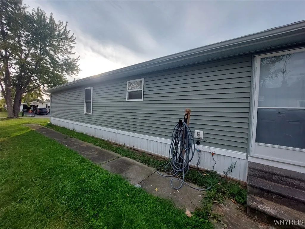 1406 Elderberry Pl, Niagara, New York 14304, Niagara, New York 14304, 4 Bedrooms Bedrooms, 6 Rooms Rooms,2 BathroomsBathrooms,Residential,For Sale,1406 Elderberry Pl, Niagara, New York 14304,0,B1647182