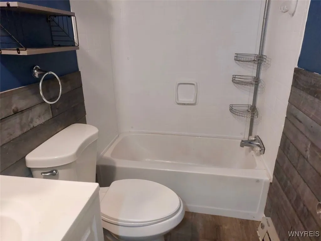 1406 Elderberry Pl, Niagara, New York 14304, Niagara, New York 14304, 4 Bedrooms Bedrooms, 6 Rooms Rooms,2 BathroomsBathrooms,Residential,For Sale,1406 Elderberry Pl, Niagara, New York 14304,0,B1647182