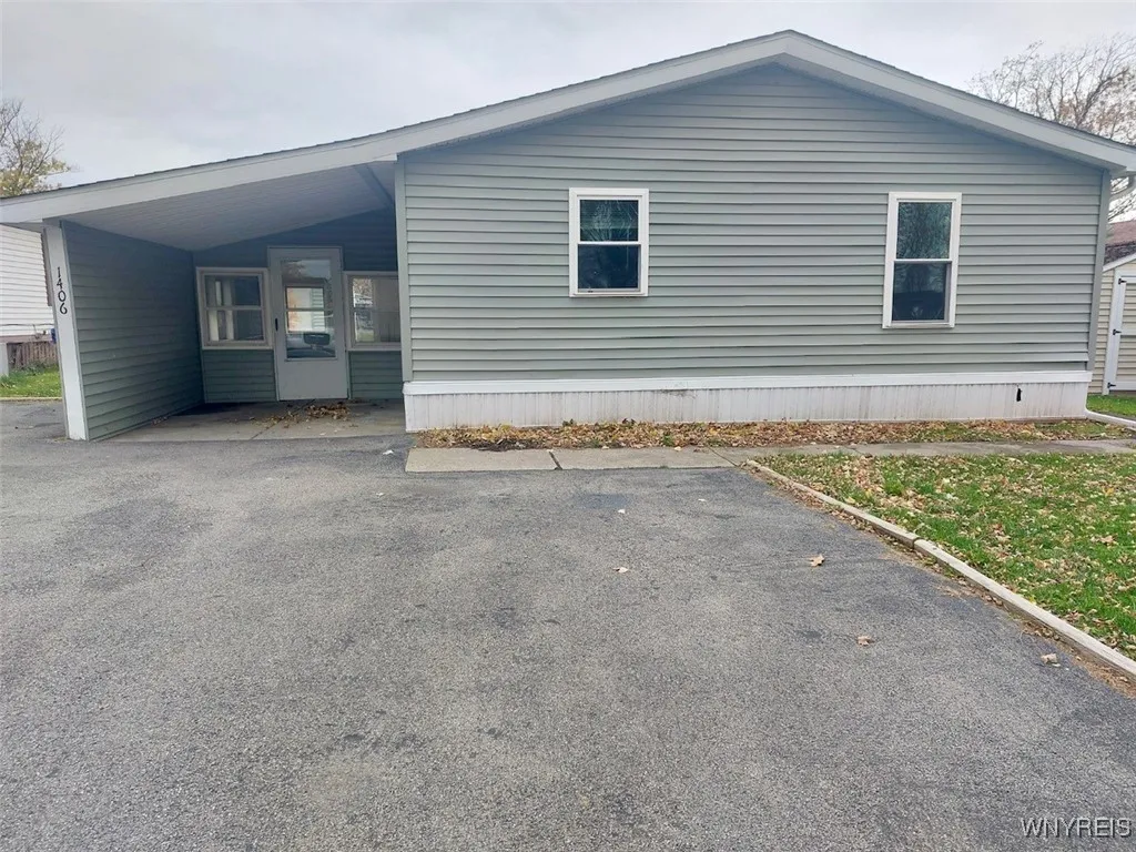 1406 Elderberry Pl, Niagara, New York 14304, Niagara, New York 14304, 4 Bedrooms Bedrooms, 6 Rooms Rooms,2 BathroomsBathrooms,Residential,For Sale,1406 Elderberry Pl, Niagara, New York 14304,0,B1647182