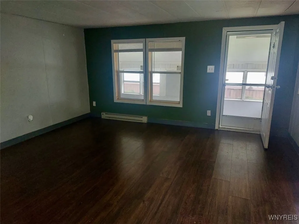 1406 Elderberry Pl, Niagara, New York 14304, Niagara, New York 14304, 4 Bedrooms Bedrooms, 6 Rooms Rooms,2 BathroomsBathrooms,Residential,For Sale,1406 Elderberry Pl, Niagara, New York 14304,0,B1647182