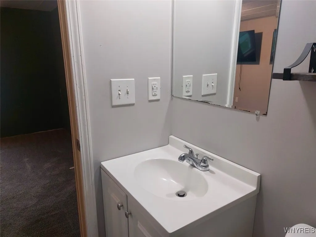 1406 Elderberry Pl, Niagara, New York 14304, Niagara, New York 14304, 4 Bedrooms Bedrooms, 6 Rooms Rooms,2 BathroomsBathrooms,Residential,For Sale,1406 Elderberry Pl, Niagara, New York 14304,0,B1647182