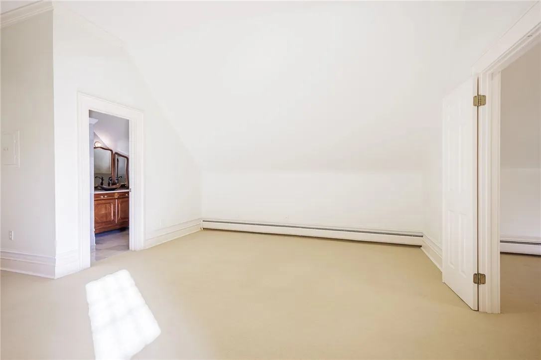 901 East Avenue D, Rochester, New York 14607, Rochester, New York 14607, 2 Bedrooms Bedrooms, 5 Rooms Rooms,2 BathroomsBathrooms,Residential Lease,For Rent,901 East Avenue D, Rochester, New York 14607,0,R1649270