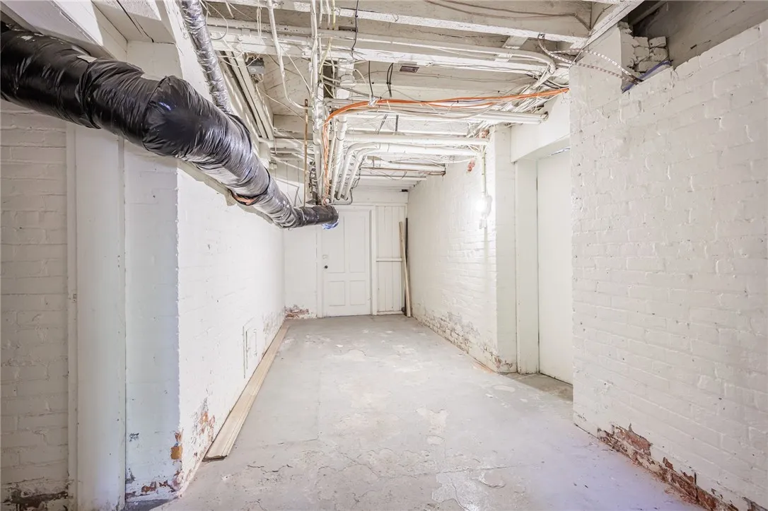 901 East Avenue D, Rochester, New York 14607, Rochester, New York 14607, 2 Bedrooms Bedrooms, 5 Rooms Rooms,2 BathroomsBathrooms,Residential Lease,For Rent,901 East Avenue D, Rochester, New York 14607,0,R1649270