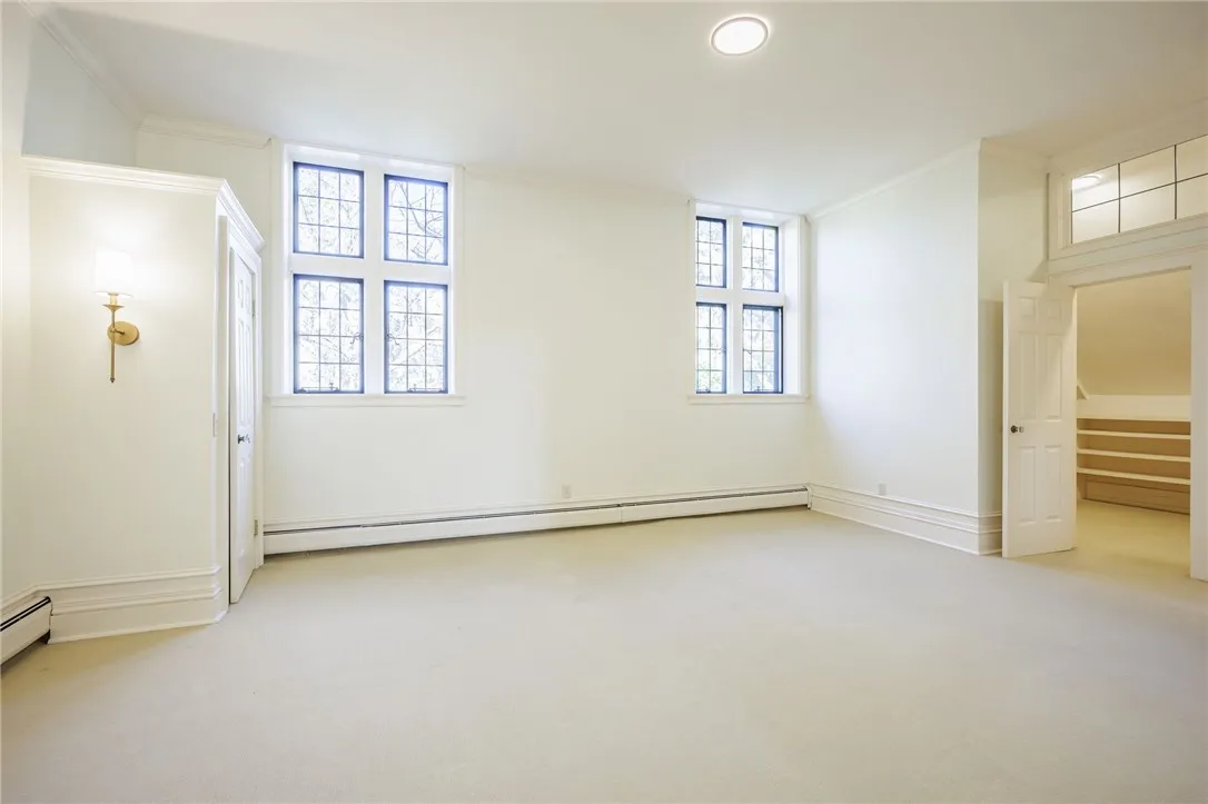 901 East Avenue D, Rochester, New York 14607, Rochester, New York 14607, 2 Bedrooms Bedrooms, 5 Rooms Rooms,2 BathroomsBathrooms,Residential Lease,For Rent,901 East Avenue D, Rochester, New York 14607,0,R1649270