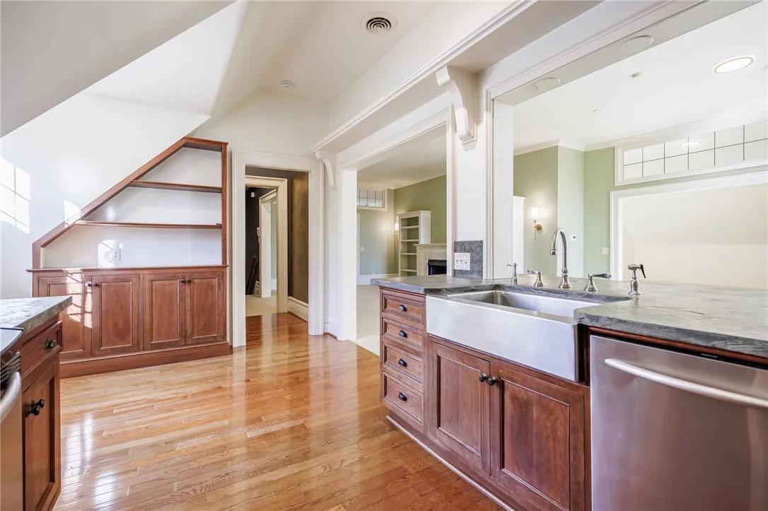 901 East Avenue D, Rochester, New York 14607, Rochester, New York 14607, 2 Bedrooms Bedrooms, 5 Rooms Rooms,2 BathroomsBathrooms,Residential Lease,For Rent,901 East Avenue D, Rochester, New York 14607,0,R1649270