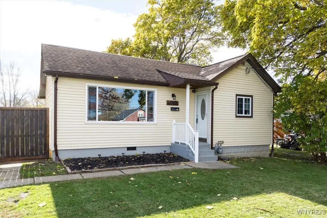 106 Grove Street, Evans, New York 14006, Evans, New York 14006, 3 Bedrooms Bedrooms, 5 Rooms Rooms,2 BathroomsBathrooms,Residential,For Sale,106 Grove Street, Evans, New York 14006,0,B1649105