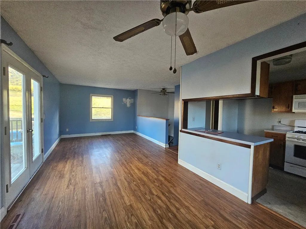 19 Webster Road, Southport, New York 14871, Southport, New York 14871, 3 Bedrooms Bedrooms, 6 Rooms Rooms,1 BathroomBathrooms,Residential,For Sale,19 Webster Road, Southport, New York 14871,0,R1649238