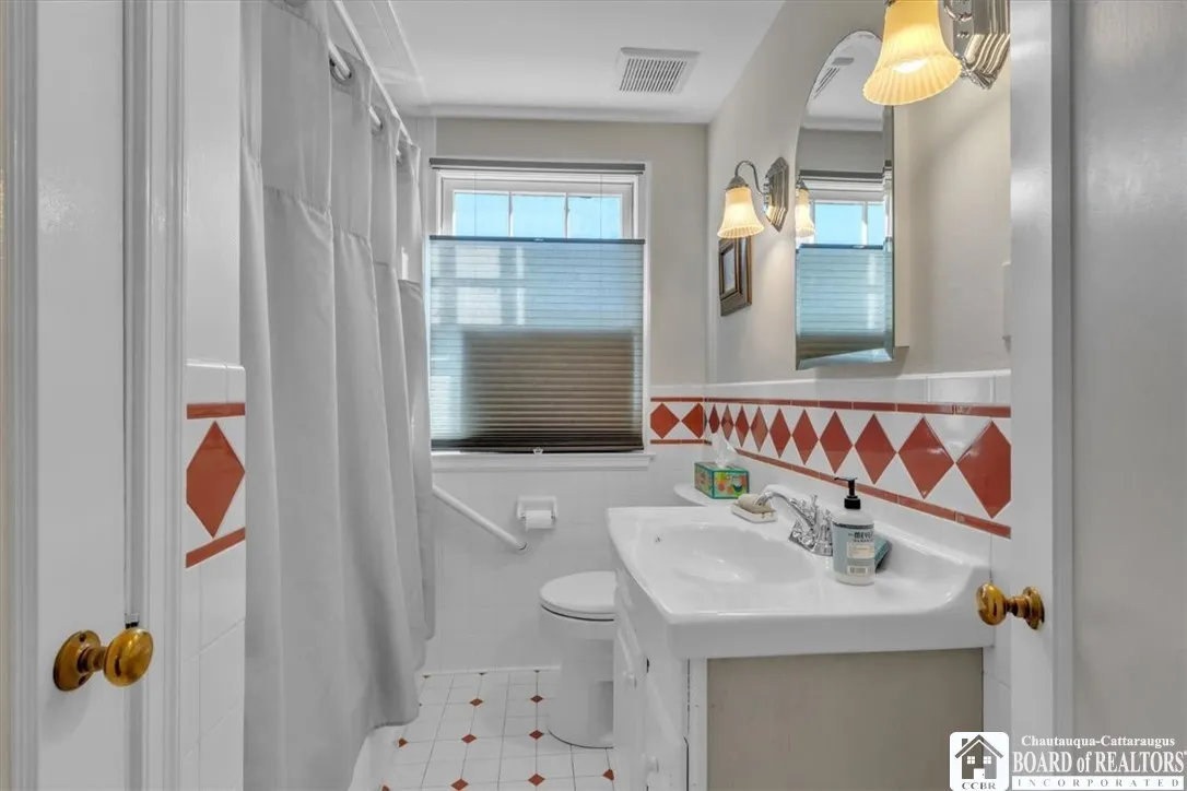 206 Willow Breeze Road, Tonawanda, New York 14223, Tonawanda, New York 14223, 3 Bedrooms Bedrooms, 8 Rooms Rooms,1 BathroomBathrooms,Residential,For Sale,206 Willow Breeze Road, Tonawanda, New York 14223,0,R1648770