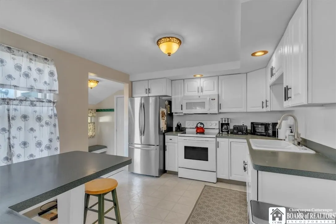 206 Willow Breeze Road, Tonawanda, New York 14223, Tonawanda, New York 14223, 3 Bedrooms Bedrooms, 8 Rooms Rooms,1 BathroomBathrooms,Residential,For Sale,206 Willow Breeze Road, Tonawanda, New York 14223,0,R1648770