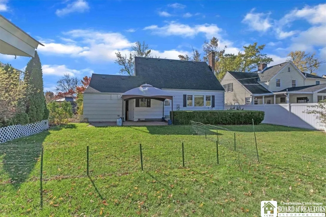 206 Willow Breeze Road, Tonawanda, New York 14223, Tonawanda, New York 14223, 3 Bedrooms Bedrooms, 8 Rooms Rooms,1 BathroomBathrooms,Residential,For Sale,206 Willow Breeze Road, Tonawanda, New York 14223,0,R1648770
