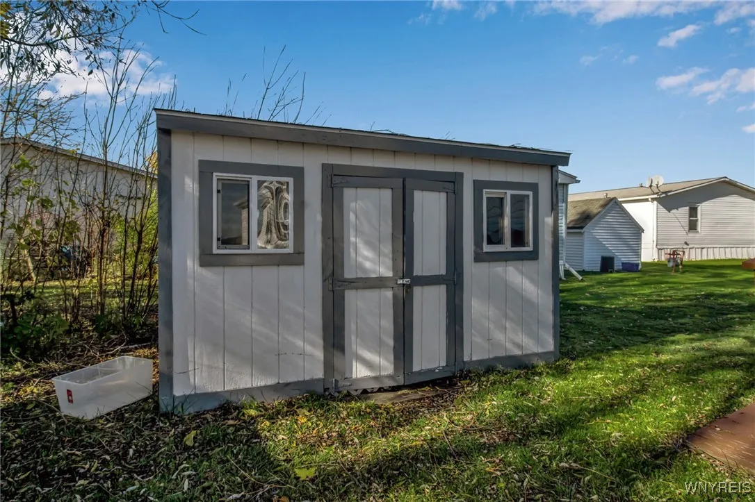 525 Applewood Drive, Lockport Town, New York 14094, Lockport Town, New York 14094, 2 Bedrooms Bedrooms, 5 Rooms Rooms,2 BathroomsBathrooms,Residential,For Sale,525 Applewood Drive, Lockport Town, New York 14094,0,B1649020