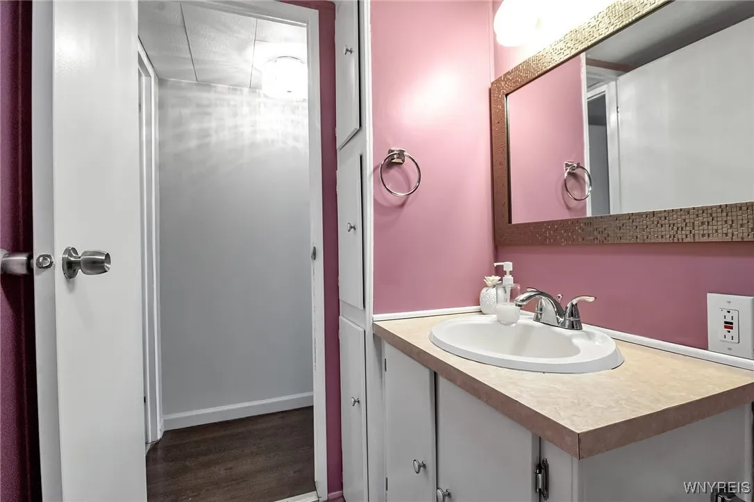 525 Applewood Drive, Lockport Town, New York 14094, Lockport Town, New York 14094, 2 Bedrooms Bedrooms, 5 Rooms Rooms,2 BathroomsBathrooms,Residential,For Sale,525 Applewood Drive, Lockport Town, New York 14094,0,B1649020