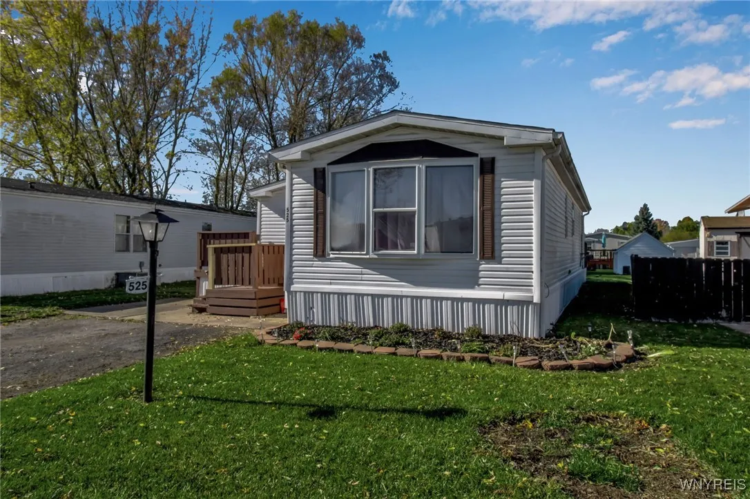 525 Applewood Drive, Lockport Town, New York 14094, Lockport Town, New York 14094, 2 Bedrooms Bedrooms, 5 Rooms Rooms,2 BathroomsBathrooms,Residential,For Sale,525 Applewood Drive, Lockport Town, New York 14094,0,B1649020