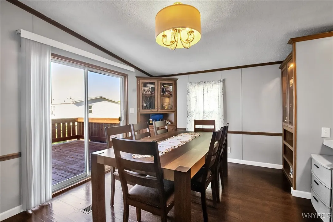 525 Applewood Drive, Lockport Town, New York 14094, Lockport Town, New York 14094, 2 Bedrooms Bedrooms, 5 Rooms Rooms,2 BathroomsBathrooms,Residential,For Sale,525 Applewood Drive, Lockport Town, New York 14094,0,B1649020