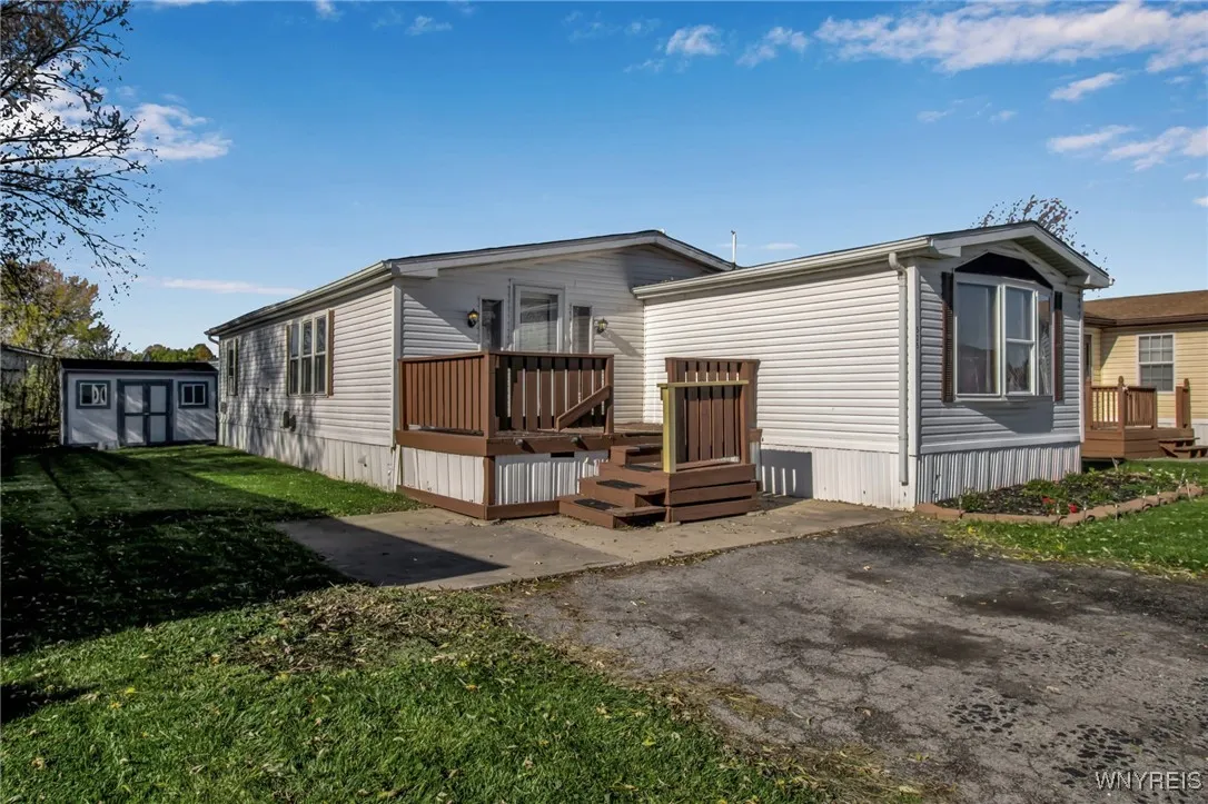 525 Applewood Drive, Lockport Town, New York 14094, Lockport Town, New York 14094, 2 Bedrooms Bedrooms, 5 Rooms Rooms,2 BathroomsBathrooms,Residential,For Sale,525 Applewood Drive, Lockport Town, New York 14094,0,B1649020