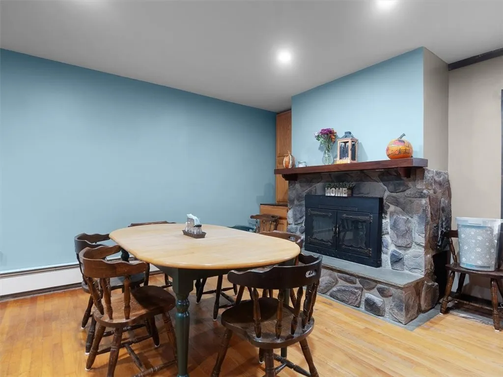 182 Lock Street, Galen, New York 14433, Galen, New York 14433, 3 Bedrooms Bedrooms, 6 Rooms Rooms,1 BathroomBathrooms,Residential,For Sale,182 Lock Street, Galen, New York 14433,0,R1649290