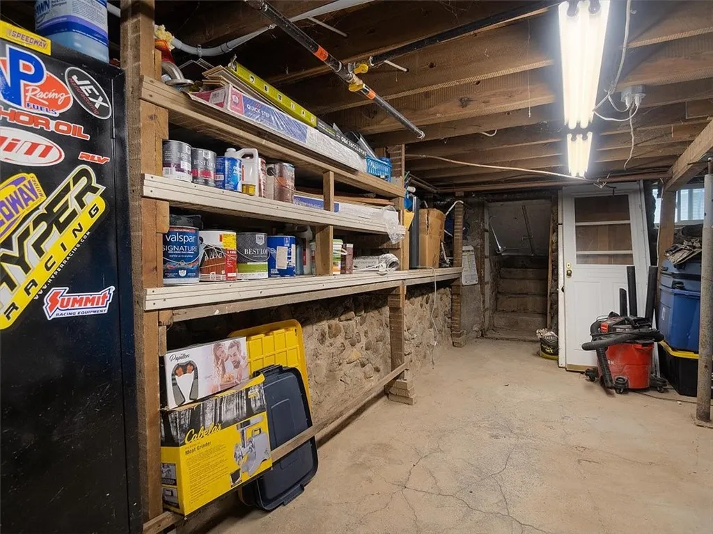 182 Lock Street, Galen, New York 14433, Galen, New York 14433, 3 Bedrooms Bedrooms, 6 Rooms Rooms,1 BathroomBathrooms,Residential,For Sale,182 Lock Street, Galen, New York 14433,0,R1649290