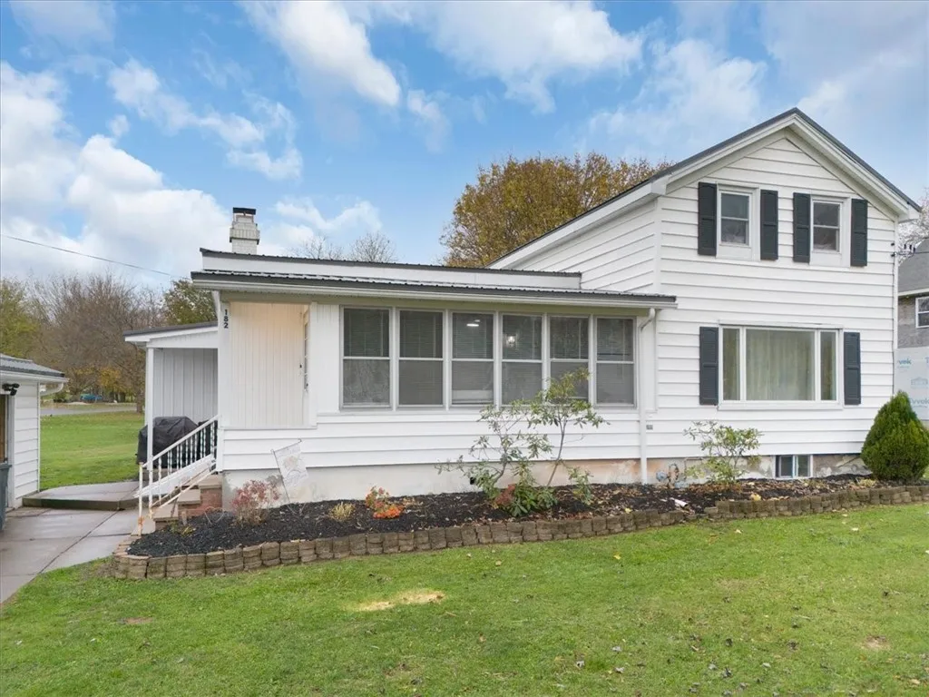 182 Lock Street, Galen, New York 14433, Galen, New York 14433, 3 Bedrooms Bedrooms, 6 Rooms Rooms,1 BathroomBathrooms,Residential,For Sale,182 Lock Street, Galen, New York 14433,0,R1649290