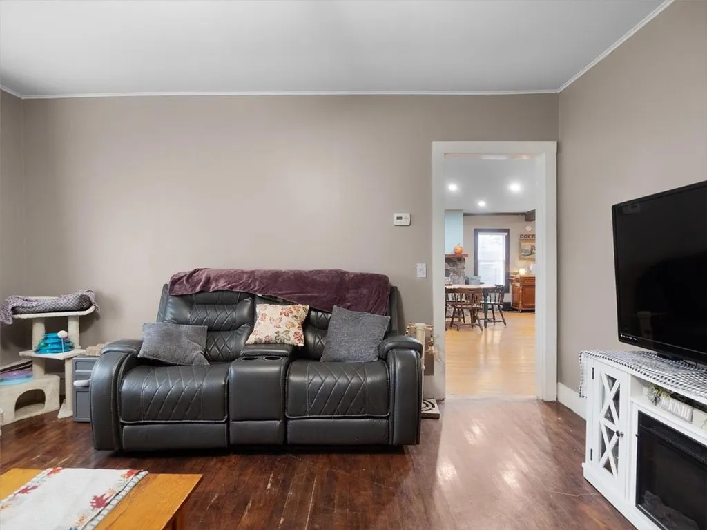 182 Lock Street, Galen, New York 14433, Galen, New York 14433, 3 Bedrooms Bedrooms, 6 Rooms Rooms,1 BathroomBathrooms,Residential,For Sale,182 Lock Street, Galen, New York 14433,0,R1649290