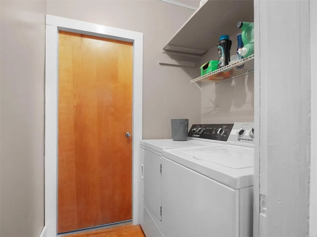 182 Lock Street, Galen, New York 14433, Galen, New York 14433, 3 Bedrooms Bedrooms, 6 Rooms Rooms,1 BathroomBathrooms,Residential,For Sale,182 Lock Street, Galen, New York 14433,0,R1649290