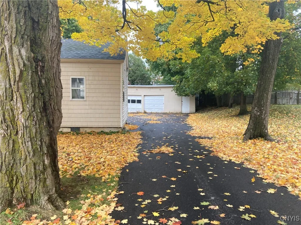 318 Stone Street, Watertown City, New York 13601, Watertown City, New York 13601, 4 Bedrooms Bedrooms, 7 Rooms Rooms,1 BathroomBathrooms,Residential Lease,For Rent,318 Stone Street, Watertown City, New York 13601,0,S1649299