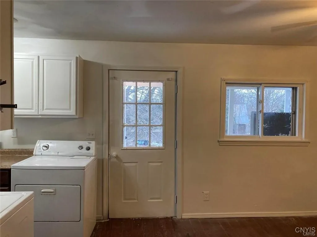 318 Stone Street, Watertown City, New York 13601, Watertown City, New York 13601, 4 Bedrooms Bedrooms, 7 Rooms Rooms,1 BathroomBathrooms,Residential Lease,For Rent,318 Stone Street, Watertown City, New York 13601,0,S1649299