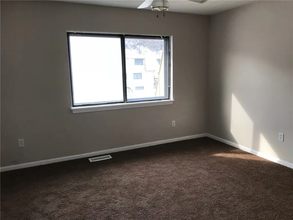 265 Bay Village Drive, Irondequoit, New York 14609, Irondequoit, New York 14609, 2 Bedrooms Bedrooms, 5 Rooms Rooms,2 BathroomsBathrooms,Residential,For Sale,265 Bay Village Drive, Irondequoit, New York 14609,0,R1649289