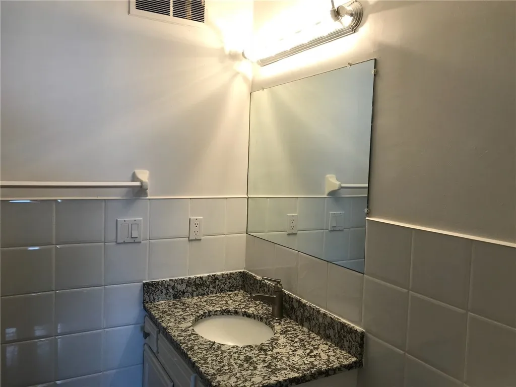 265 Bay Village Drive, Irondequoit, New York 14609, Irondequoit, New York 14609, 2 Bedrooms Bedrooms, 5 Rooms Rooms,2 BathroomsBathrooms,Residential,For Sale,265 Bay Village Drive, Irondequoit, New York 14609,0,R1649289