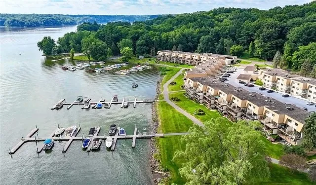 265 Bay Village Drive, Irondequoit, New York 14609, Irondequoit, New York 14609, 2 Bedrooms Bedrooms, 5 Rooms Rooms,2 BathroomsBathrooms,Residential,For Sale,265 Bay Village Drive, Irondequoit, New York 14609,0,R1649289