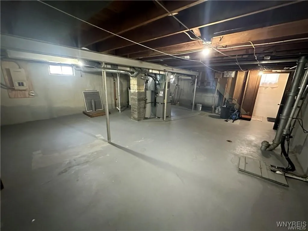 40 Oehman Boulevard, Cheektowaga, New York 14225, Cheektowaga, New York 14225, 4 Bedrooms Bedrooms, 8 Rooms Rooms,1 BathroomBathrooms,Residential Lease,For Rent,40 Oehman Boulevard, Cheektowaga, New York 14225,0,B1648375