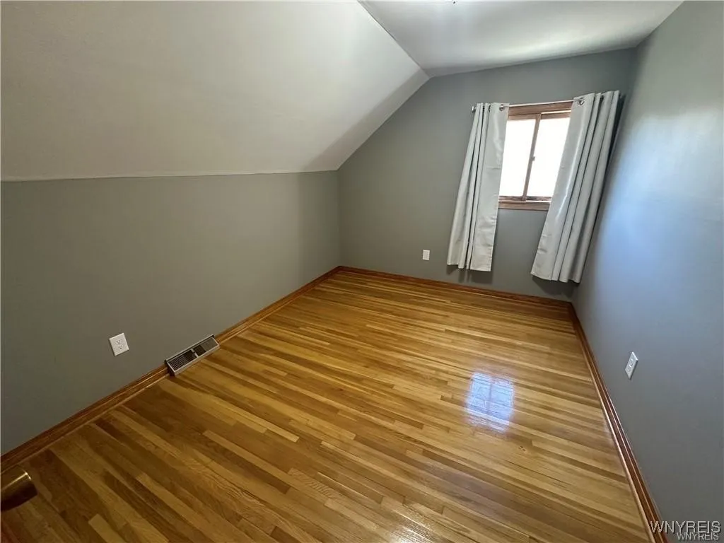 40 Oehman Boulevard, Cheektowaga, New York 14225, Cheektowaga, New York 14225, 4 Bedrooms Bedrooms, 8 Rooms Rooms,1 BathroomBathrooms,Residential Lease,For Rent,40 Oehman Boulevard, Cheektowaga, New York 14225,0,B1648375