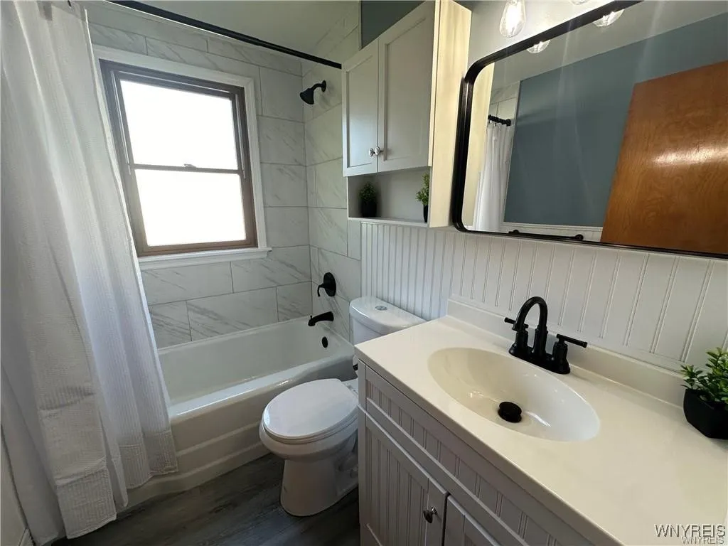 40 Oehman Boulevard, Cheektowaga, New York 14225, Cheektowaga, New York 14225, 4 Bedrooms Bedrooms, 8 Rooms Rooms,1 BathroomBathrooms,Residential Lease,For Rent,40 Oehman Boulevard, Cheektowaga, New York 14225,0,B1648375