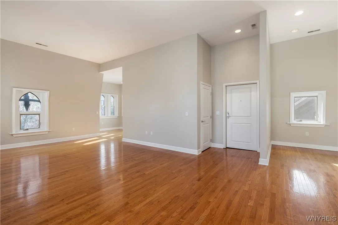 414 Franklin Street 3, Buffalo, New York 14202, Buffalo, New York 14202, 1 Bedroom Bedrooms, 4 Rooms Rooms,1 BathroomBathrooms,Residential Lease,For Rent,414 Franklin Street 3, Buffalo, New York 14202,0,B1649261